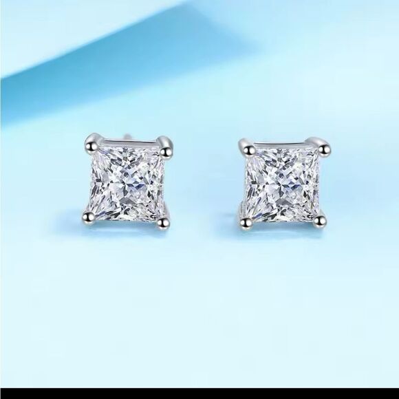 Sterling Silver 8mm Cubic Zirconia Stud Earrings New In Gift Box GENUINE 925 - Picture 2 of 3